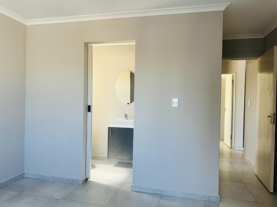  Bedroom Property for Sale in Parklands Western Cape